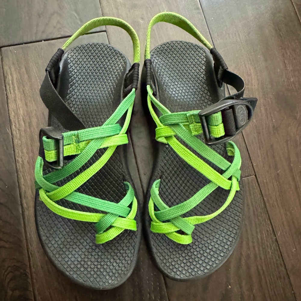 Vibram outsole - Chaco adjustable strap sandals water shoe